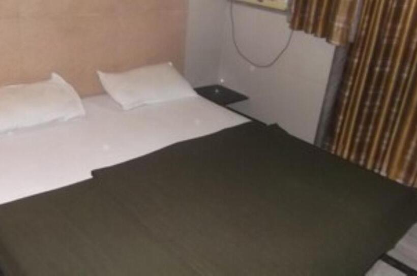 Номер Deluxe, Radhika,nashik