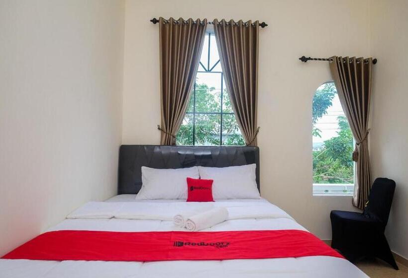Номер Deluxe, Reddoorz Near Terminal Bus Purwokerto