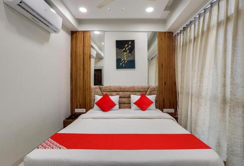 اتاق کلاسیک سه تخته, Oyo Hotel Rooms