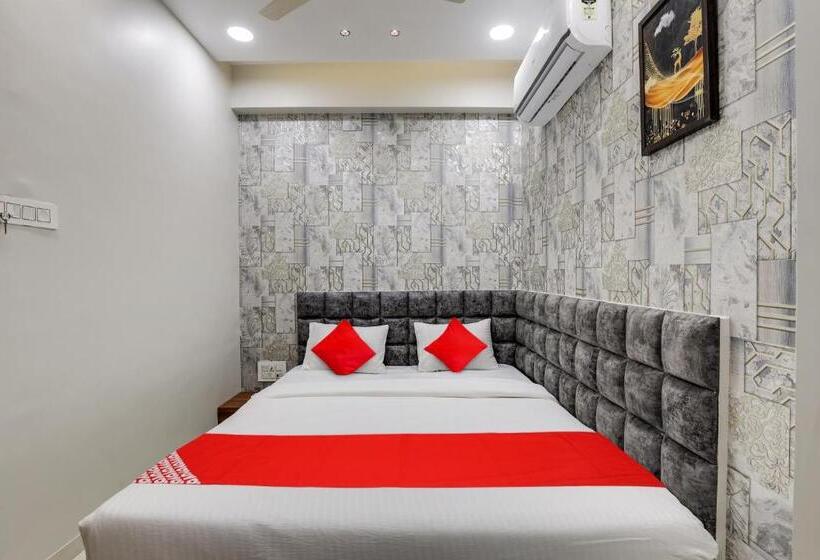 اتاق کلاسیک سه تخته, Oyo Hotel Rooms