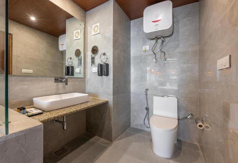 اتاق استاندارد با تخت بزرگ, Echor Himalayan Heights Luxe Manali