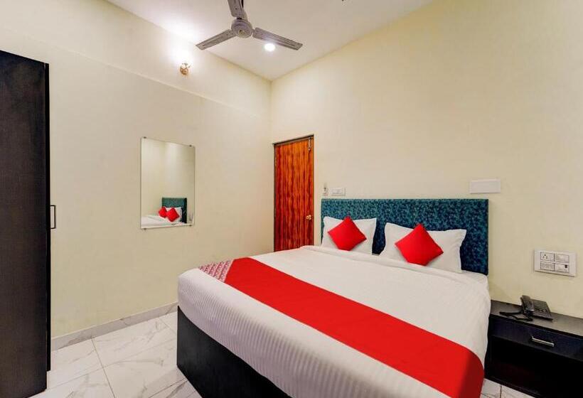 三人经典房间, Oyo Flagship Hotel Sanva