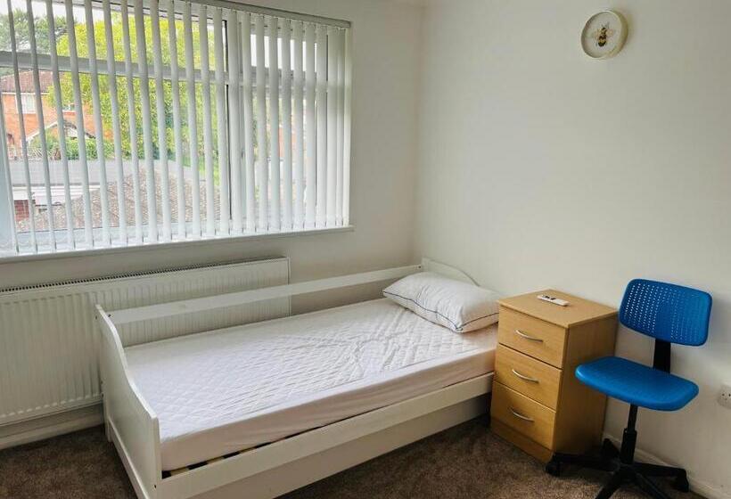 Quarto Estandar Individual, Large Guest Room