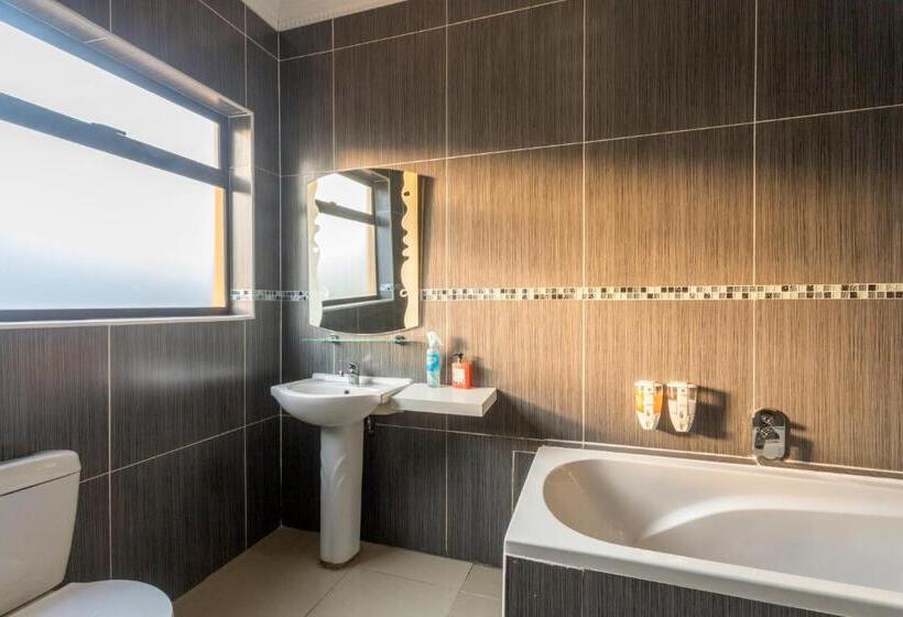 스탠다드 룸, Room In Guest Room   Ezulwini Guest House   Queen Room With Balcony For 2 Guests In Ballito