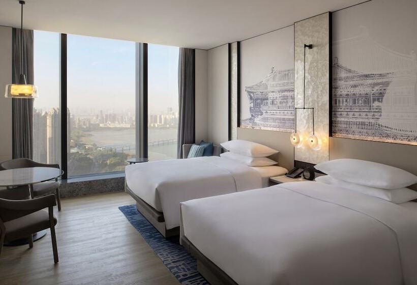 اتاق لوکس با چشم‌انداز دریاچه, Wuhan Marriott Hotel Wuchang