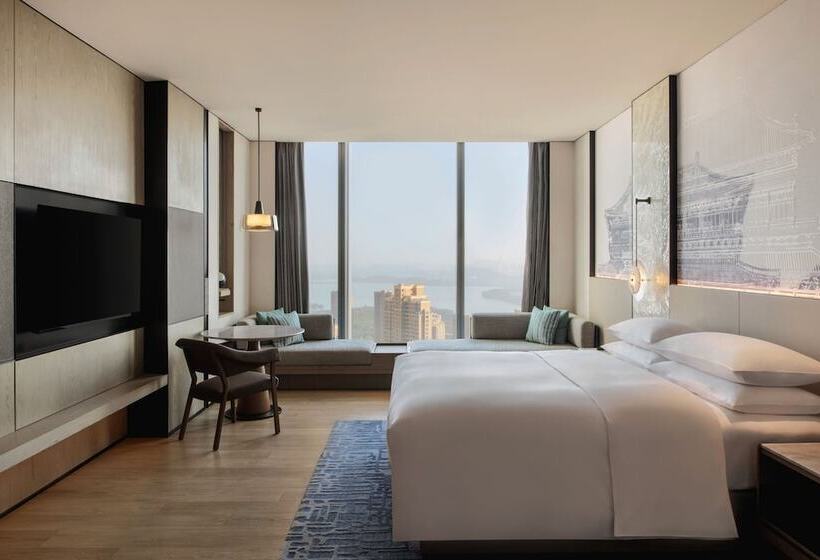 اتاق لوکس با چشم‌انداز دریاچه, Wuhan Marriott Hotel Wuchang