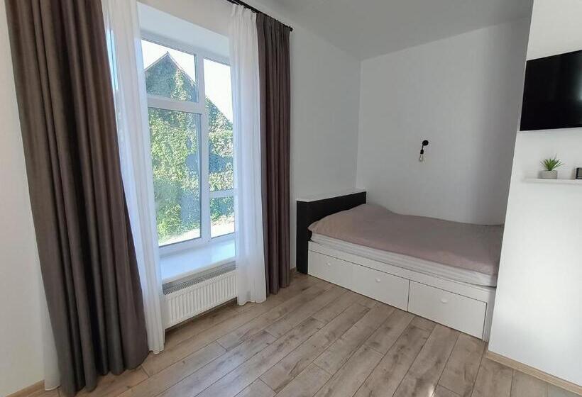 스탠다드 스튜디오, Apartments Bis House