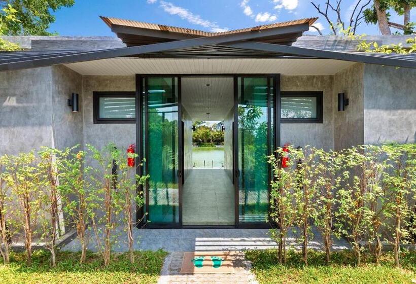 اتاق سوپریور با تخت بزرگ, Samui Fishing Club And Resort