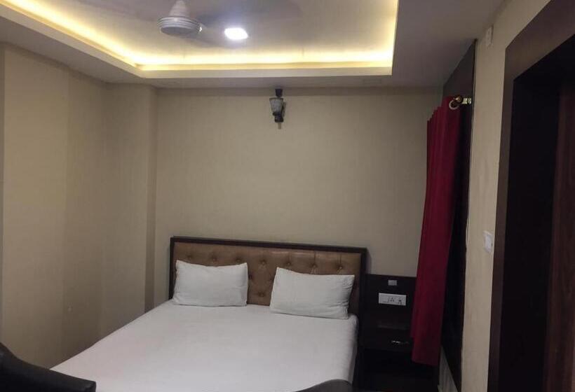 标准间, The Metropol