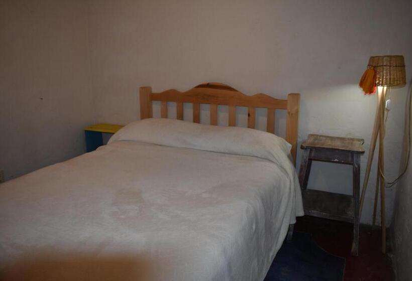 اتاق استاندارد با سرویس بهداشتی مشترک, Monad Bed & Breakfast