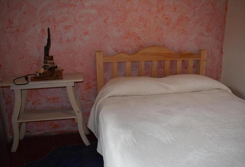 اتاق استاندارد با سرویس بهداشتی مشترک, Monad Bed & Breakfast