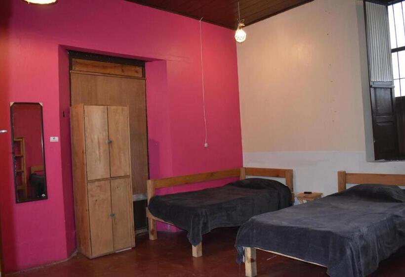 تختخواب در اتاق مشترک, Monad Bed & Breakfast