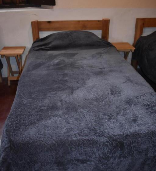 تختخواب در اتاق مشترک, Monad Bed & Breakfast