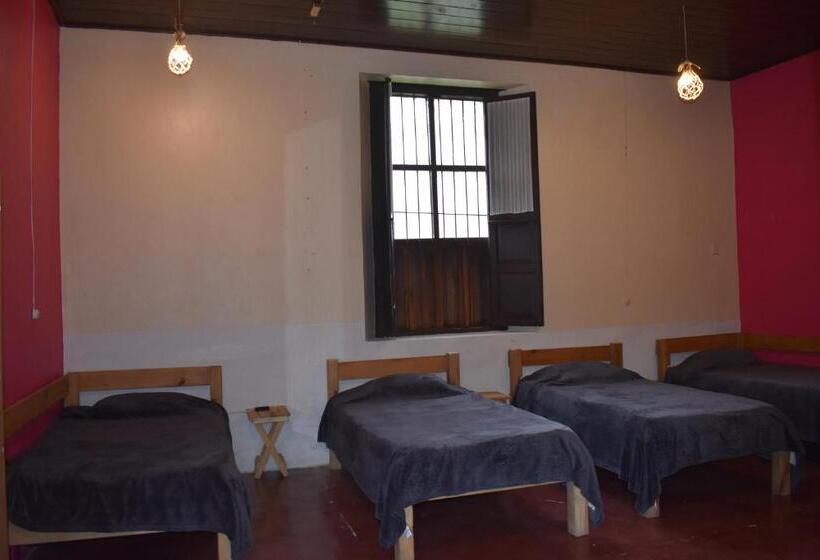 تختخواب در اتاق مشترک, Monad Bed & Breakfast