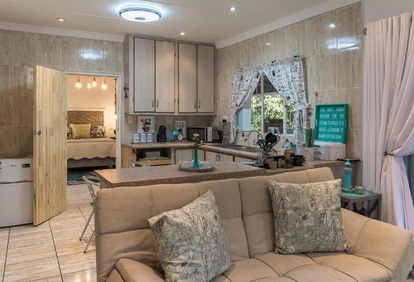 Студия Стандарт, Gabbys Cottage Guesthouse