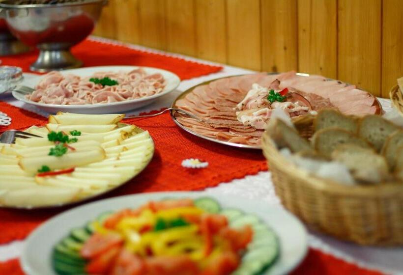 اتاق استاندارد سه نفره, Malá Rennerovka