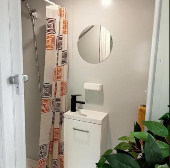 Номер Стандарт Индивидуальный, The City Dweller Kingaroy