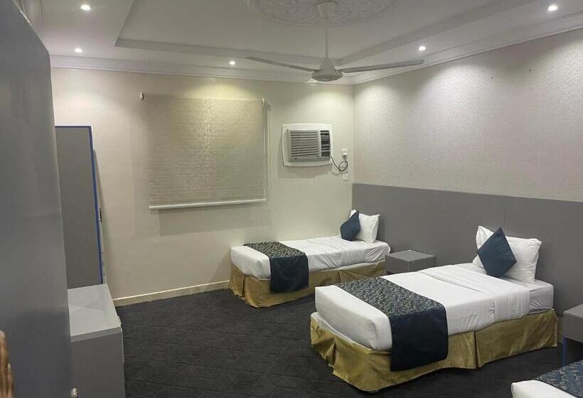Economy Triple Room, اسفار الواحة Asfar
