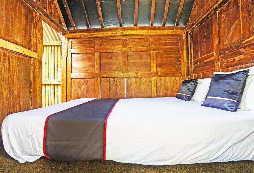 Номер Deluxe, Lembah Mbalong Resort Mitra Reddoorz Near Exit Tol Singosari