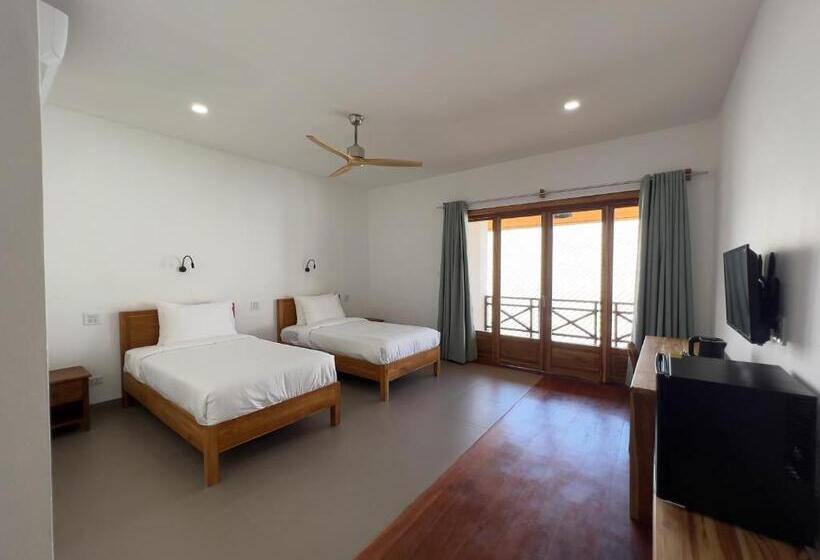 Quarto Estandar com Sacada, Madilao