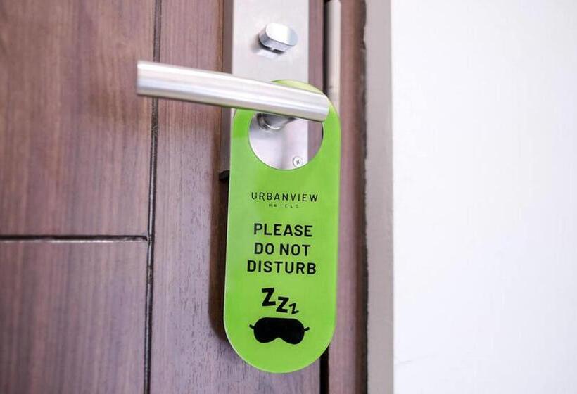Номер Superior, Urbanview Grand Lotus Hotel By Reddoorz