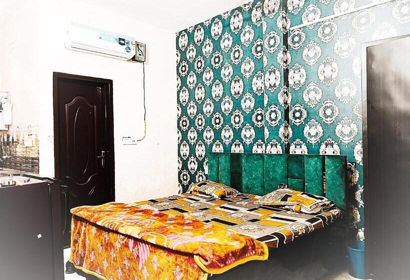 اتاق اکونومی, J.s Apartments    Hotel & Homestay    Rooms For Students, Parents, Family & Couples