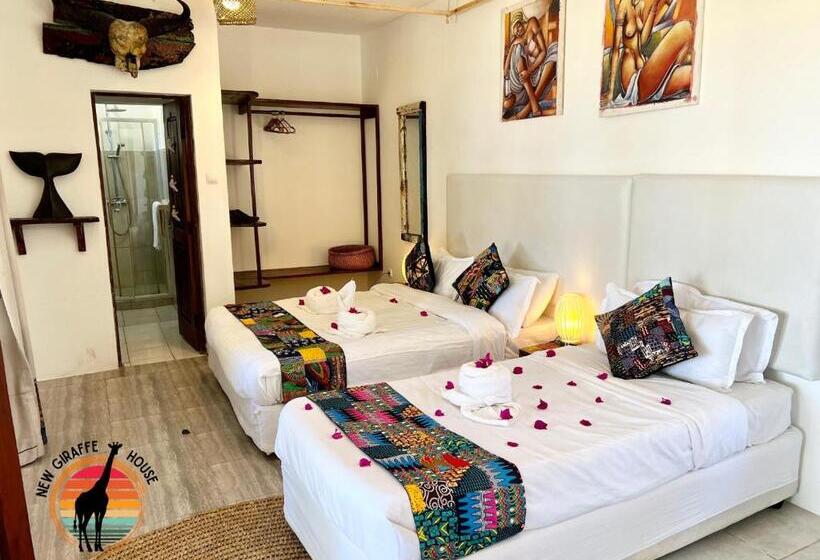 اتاق سه نفره دلوکس با چشم‌انداز دریا, New Giraffe House