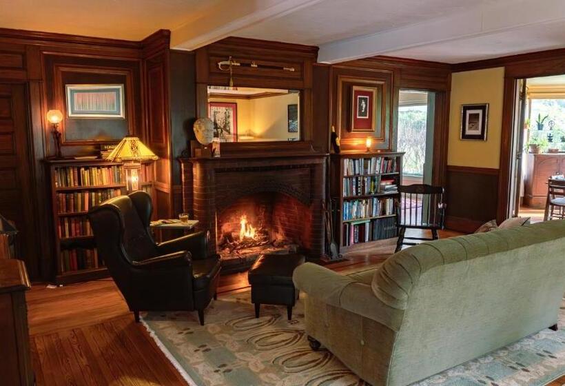 Номер Deluxe Кровать Кинг, The Tilton Hearth
