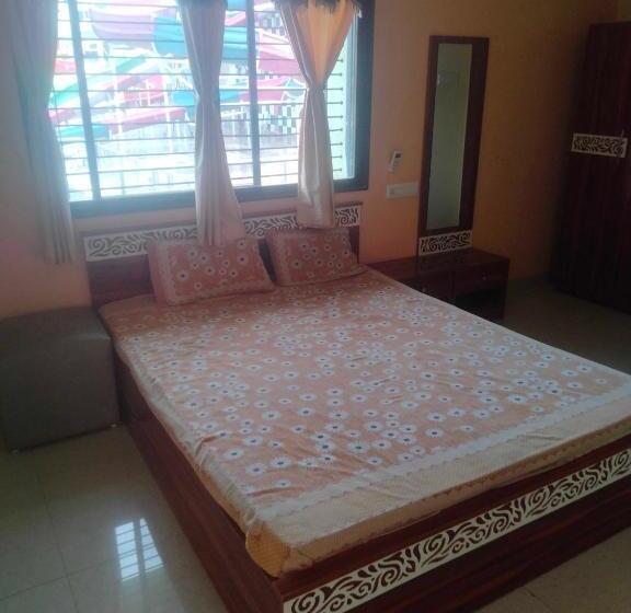 اتاق کلاسیک سه تخته, Oyo Hotel Sky Line