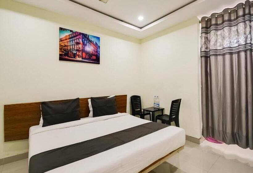 اتاق کلاسیک سه تخته, Oyo Hotel Sky Line