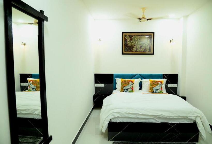 Номер Deluxe, The Travel Bug Jaisalmer