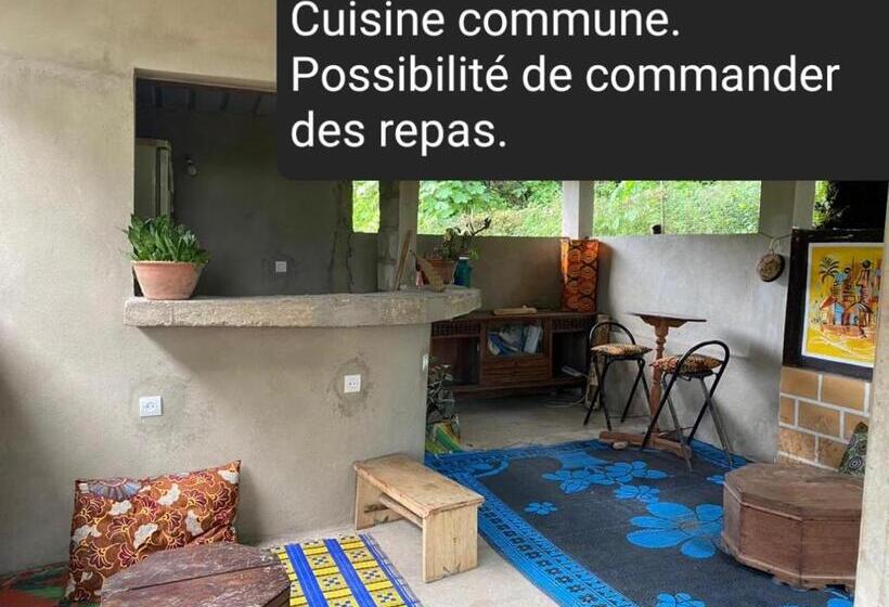 اتاق استاندارد با چشم‌انداز باغ, Lodge Au Paradis Fleuri