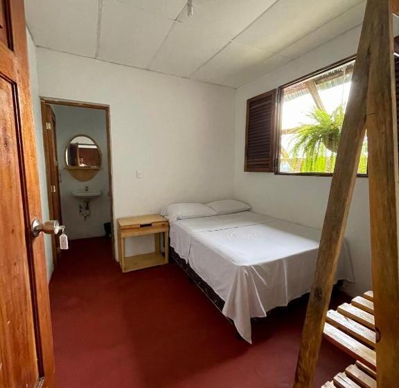 标准间, Hostal Namborus