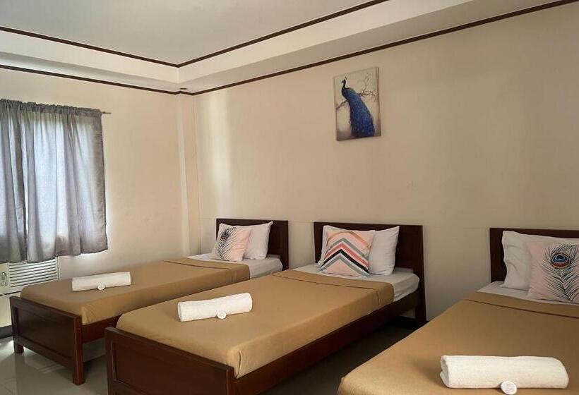 家庭间, Dinah S Tourist Inn