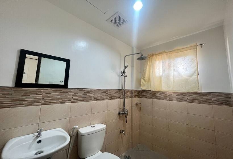 Quarto Deluxe, Dinah S Tourist Inn