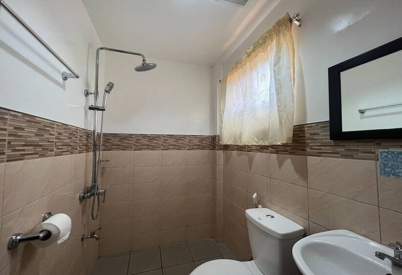 Quarto Estandar, Dinah S Tourist Inn