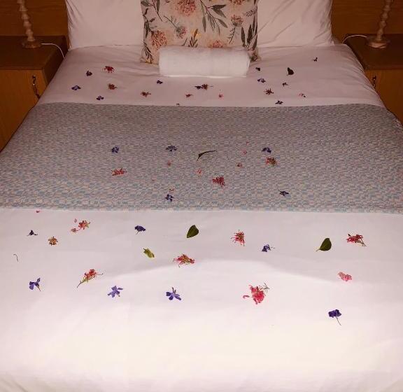 Deluxe Room, Khutsong Lodge