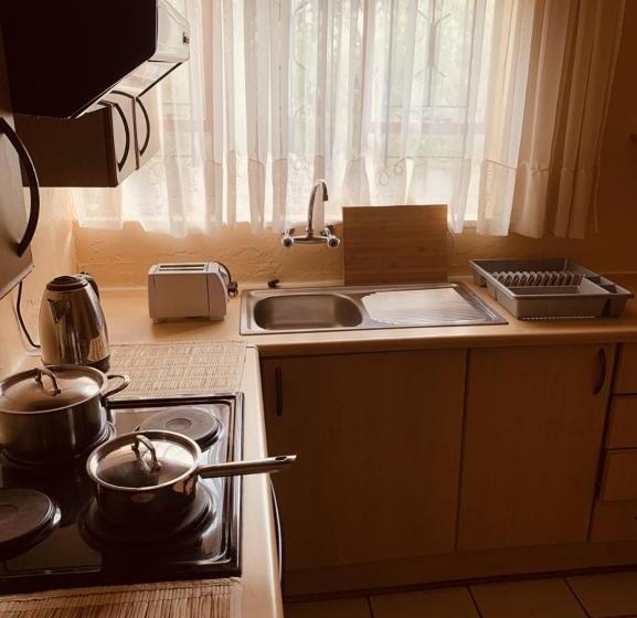 1 Bedroom Chalet, Khutsong Lodge