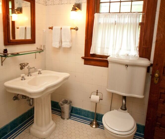 Camera Standard Letto Matrimoniale, Showers Inn