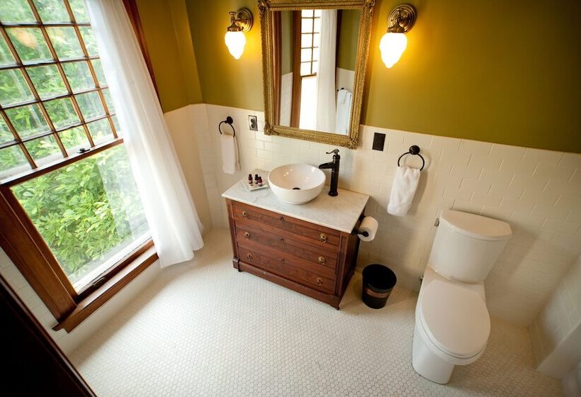 Camera Standard Letto Matrimoniale, Showers Inn