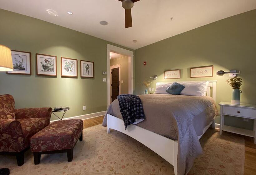 Camera Standard Letto Matrimoniale, Showers Inn