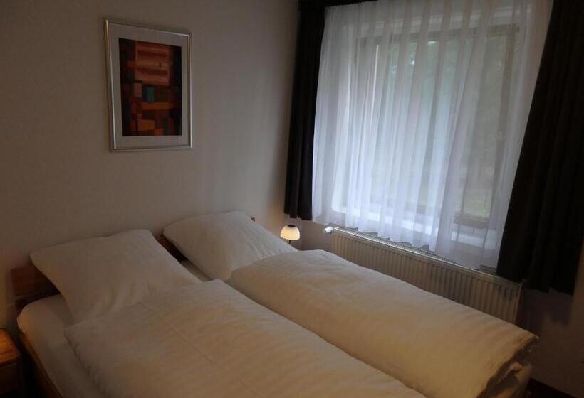 Номер Deluxe, Zur Saale