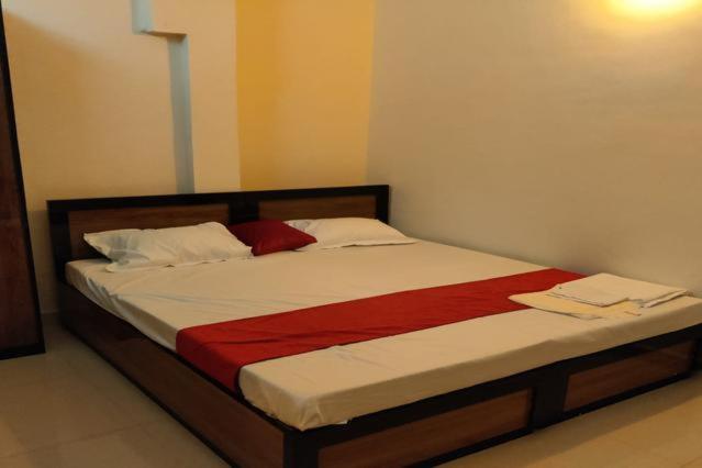 Quarto Deluxe, A K Continental