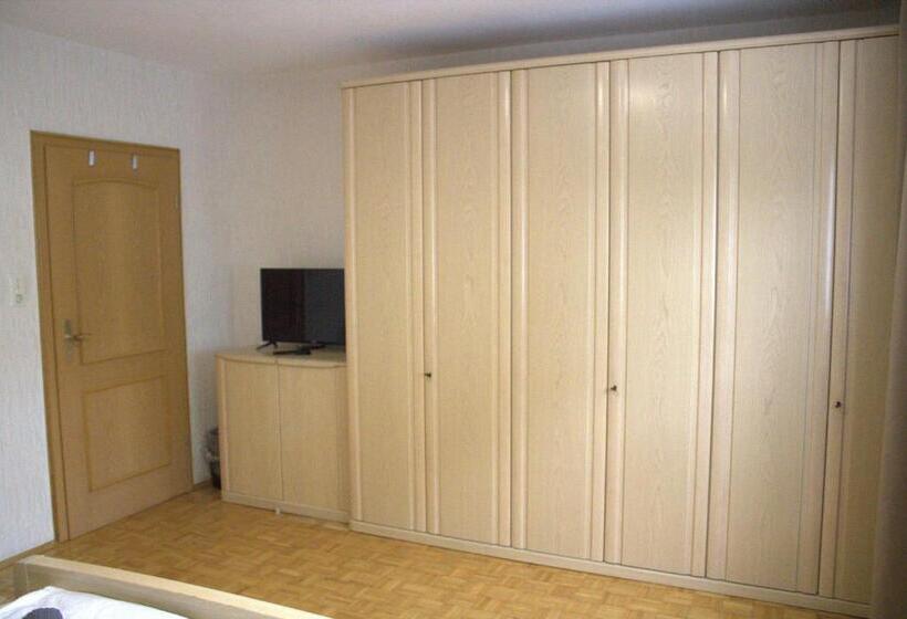 Номер Стандарт, Fremdenzimmer Klinge