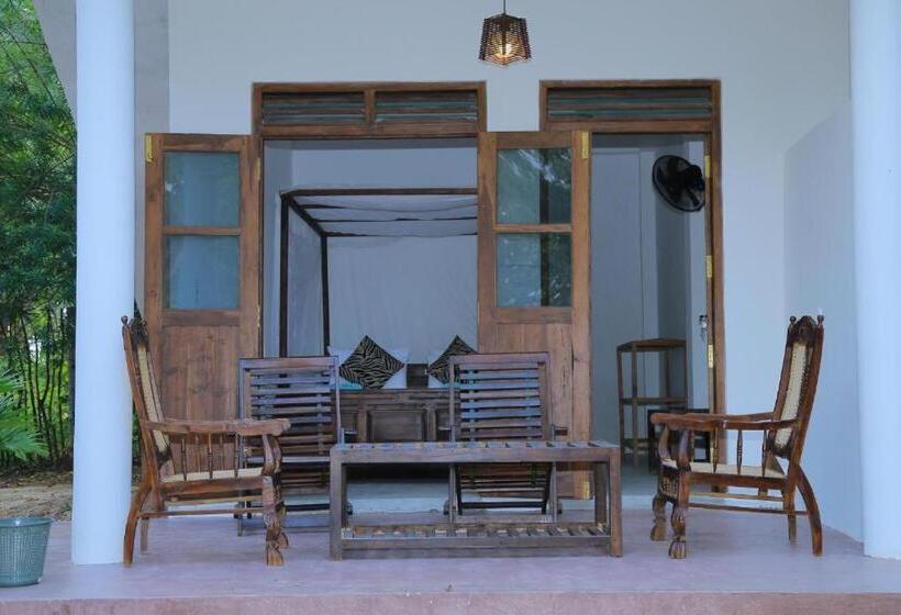 Семейный Номер, Silent Cabana And Restaurant Marakolliya, Tangalle