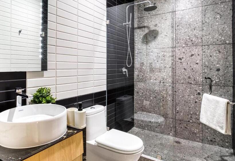 דירת חדר סופריור, Downtown Designer Apartments By Uliv