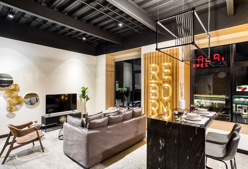 דירת חדר סופריור, Downtown Designer Apartments By Uliv
