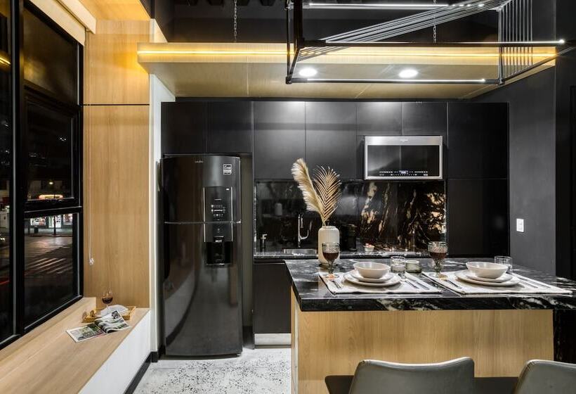 דירת חדר סופריור, Downtown Designer Apartments By Uliv