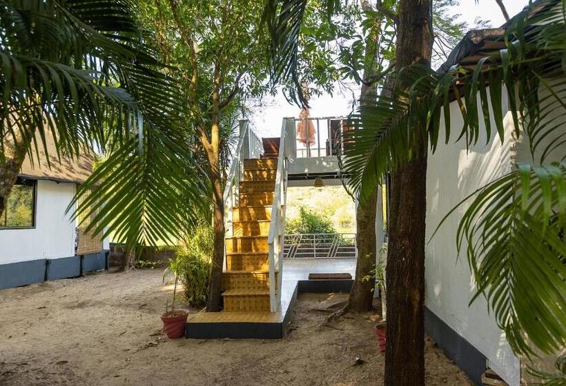 Suite with lake view, Feather Touch Hotels And Resorts Palolem