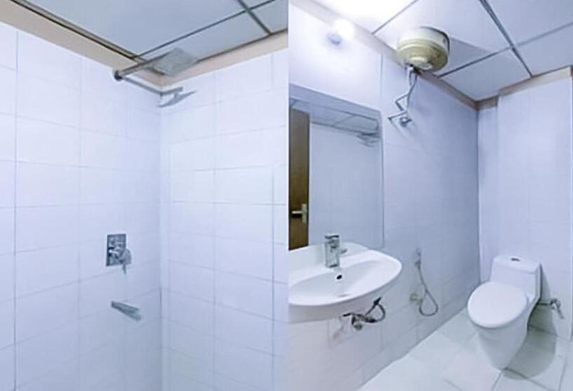 اتاق لوکس, Manya   Dlf Avenue Saket